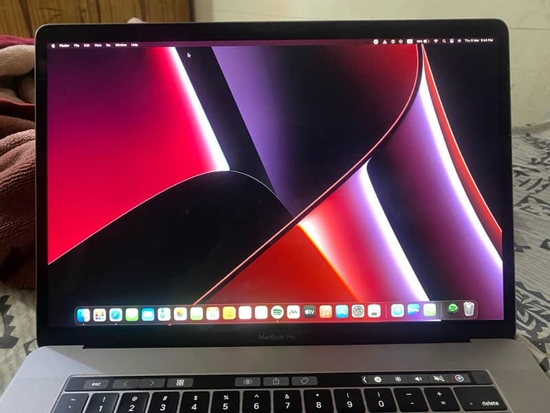 Macbook 2017 touchbar 15inches 16:512 7