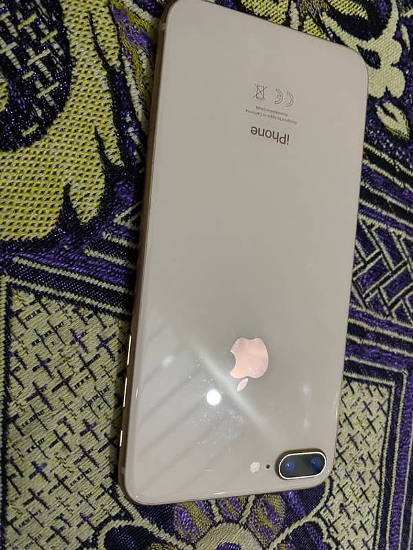 i phone 8 plus pta aprof 10/10 37k 64 gb bh 70 watar pack ni ha 1