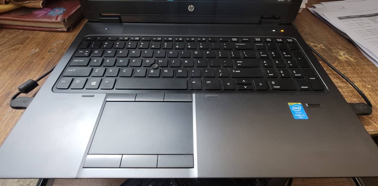 HP ZBook 15 G2 256 G. B / 16 G. B 1