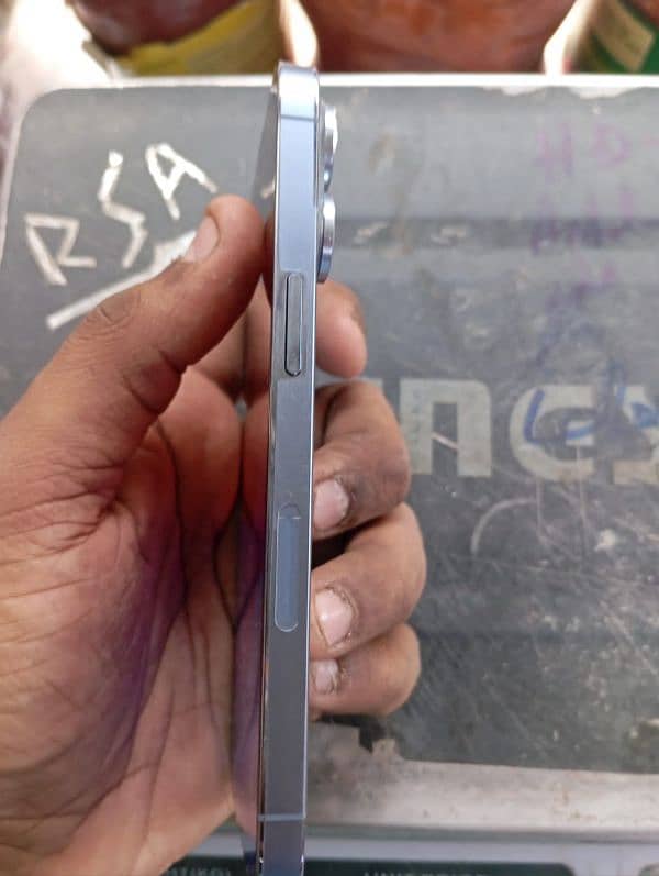 Iphone 13 pro 10/10 condition sab chal ta wha ha Jv ha 128 gb ma 4