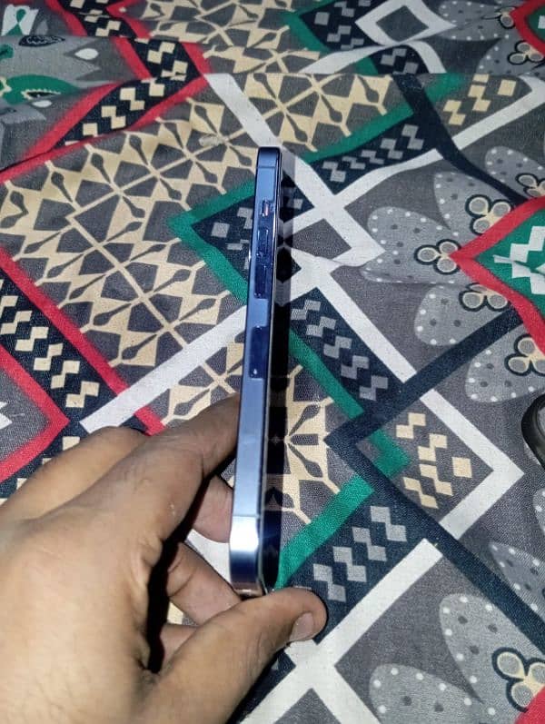 Iphone 13 pro 10/10 condition sab chal ta wha ha Jv ha 128 gb ma 6