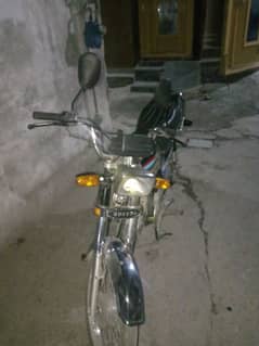 united bike applied for bike ok condition bhot kam yoz hoi ha 1