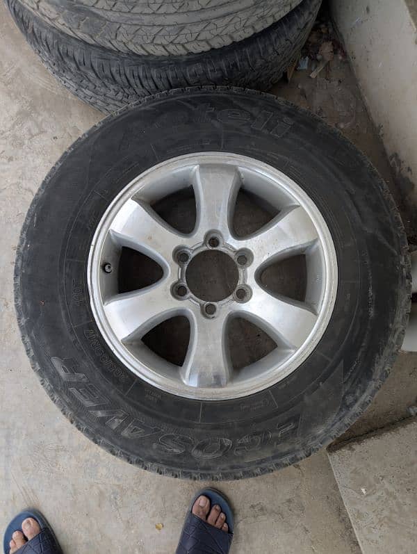 17 inch ORIGINAL Toyota Alloy rims prado / vigo with tyre 2