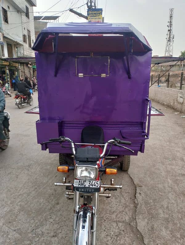 Loader and card Rickshaw for Sale 3