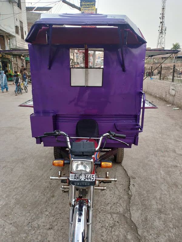 Loader and card Rickshaw for Sale 4