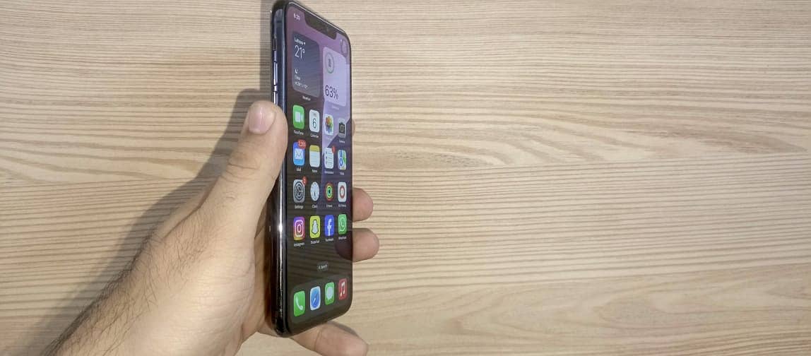 Apple iPhone 11 Pro Max 512 Water 5