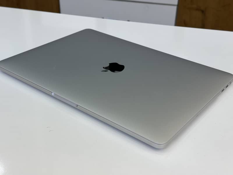 MacBook Pro 2020  ( 16 gb ram - 512 gb ssd )  13-inch 1