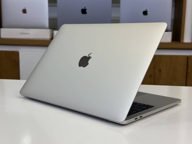 MacBook Pro 2020  ( 16 gb ram - 512 gb ssd )  13-inch 3