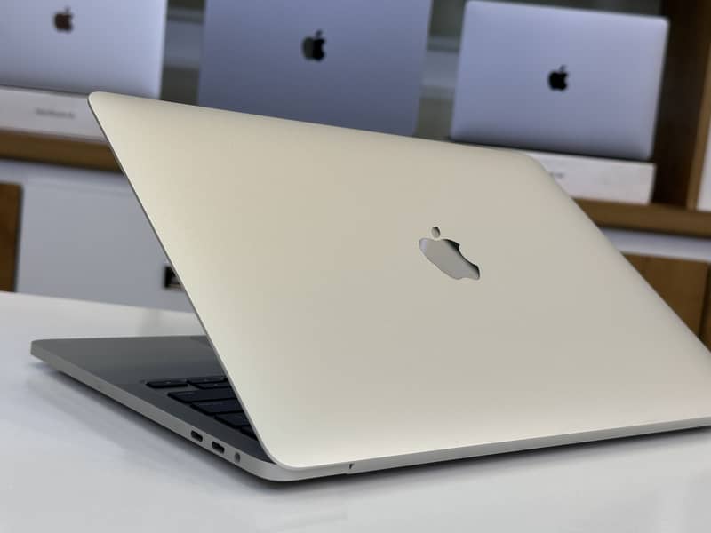 MacBook Pro 2020  ( 16 gb ram - 512 gb ssd )  13-inch 4