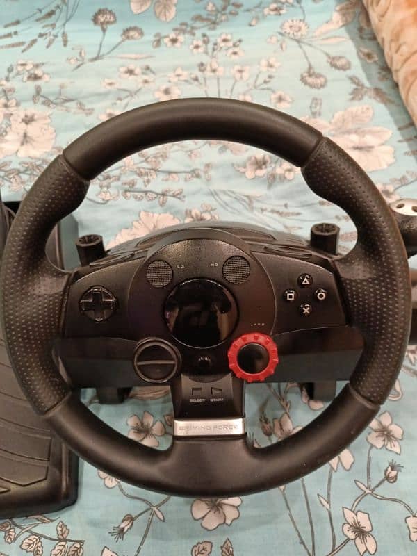 Logitech steering wheel 1