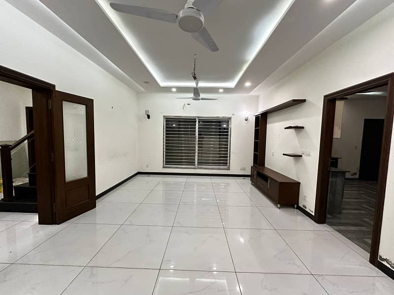 10 Marla House For Sale In Paragon City Lahore 0