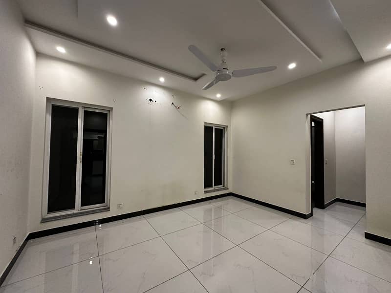 10 Marla House For Sale In Paragon City Lahore 4