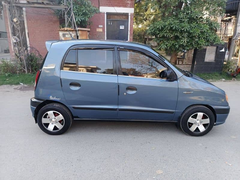 2006 Santro with power steering/power windows. Home used 2