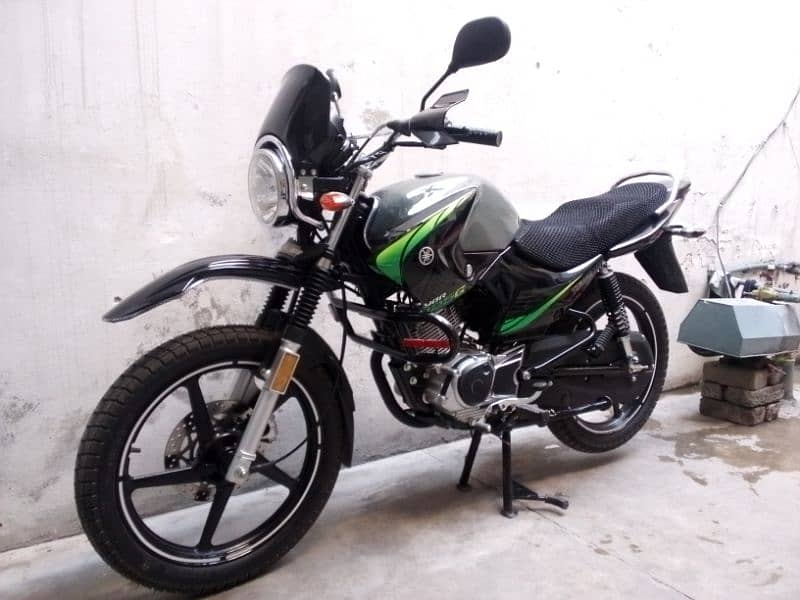 YAMAHA YBR 125G 2