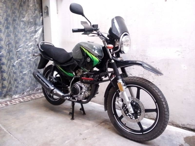 YAMAHA YBR 125G 3