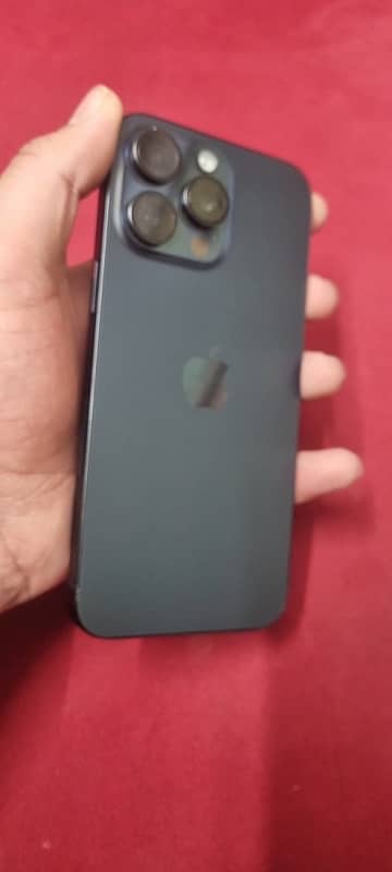 I phone 15 pro max dual e sim 4