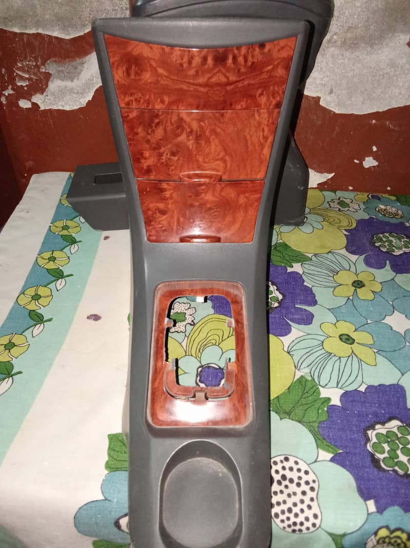 Suzuki mehran Arm rest and console 0