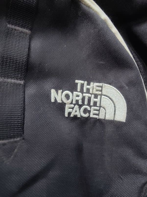 THE NORTH FACE men's jester backpack 1