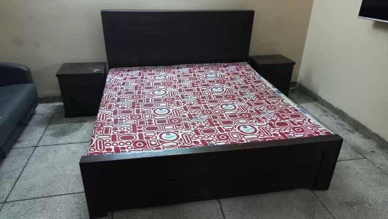 Stylish Double King Size Bed for Sale 0