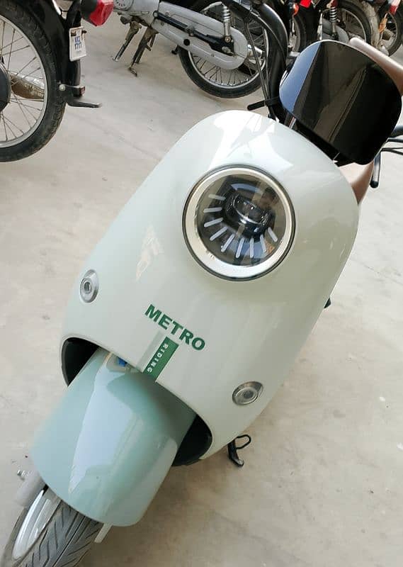 Metro T9 scooter 2