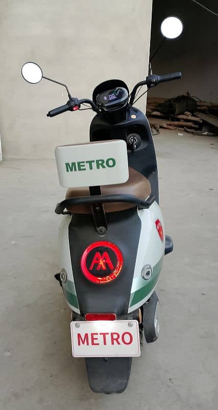 Metro T9 scooter 3