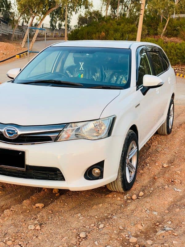 Toyota Corolla Fielder 2014 1