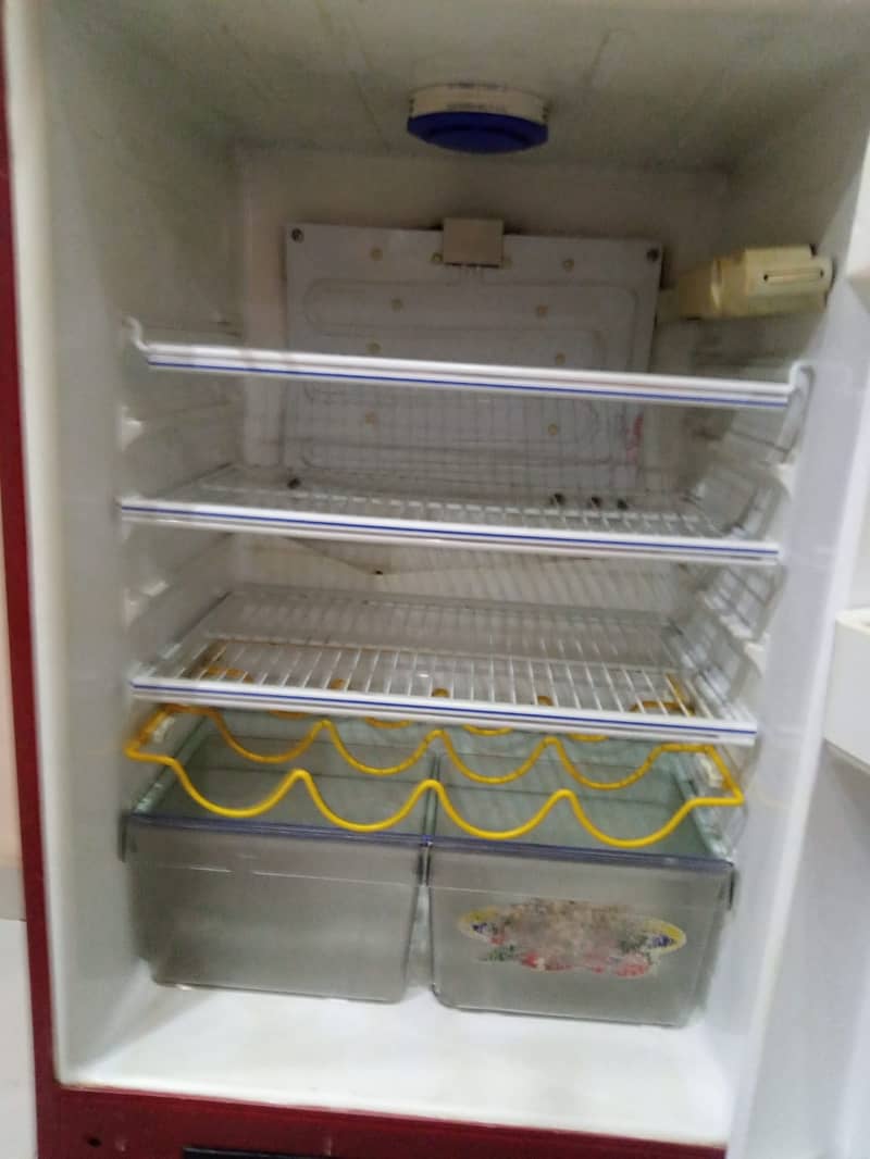 Dawlance Excelelent Fridge 1