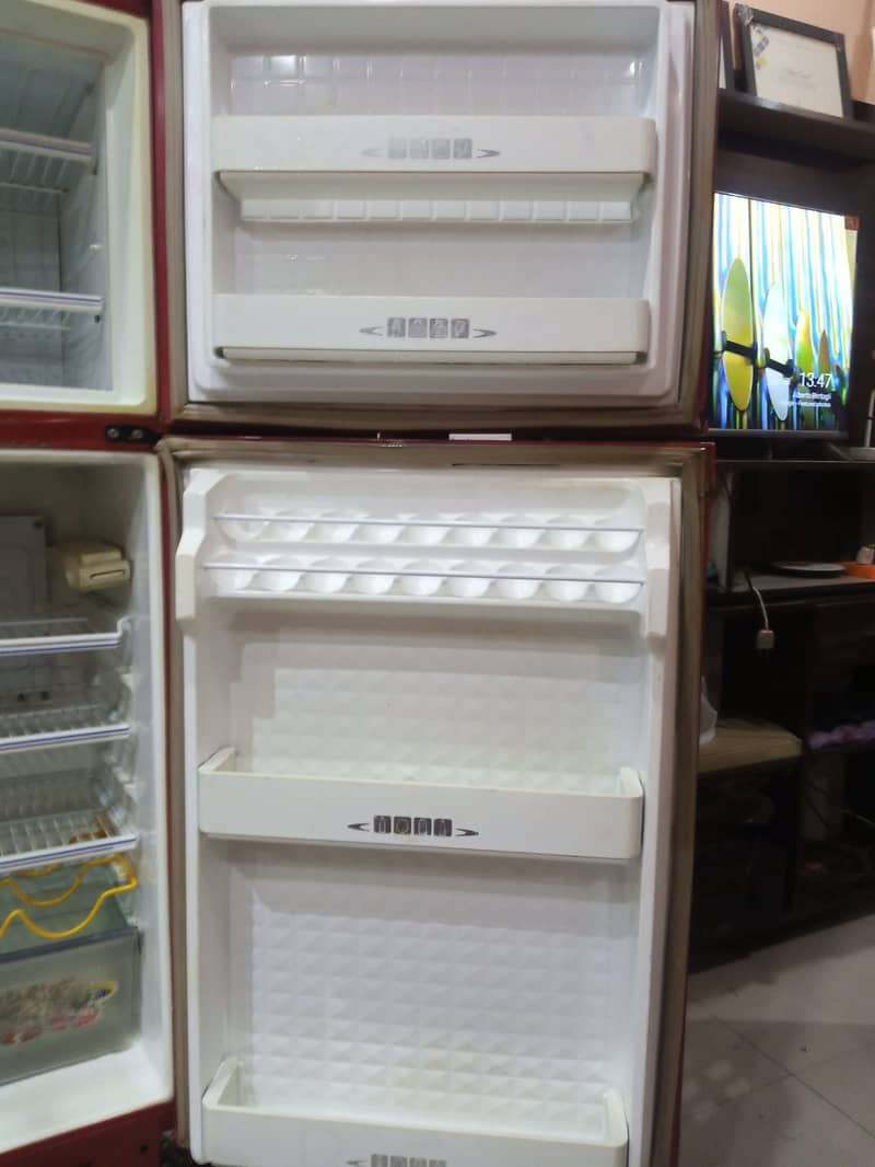 Dawlance Excelelent Fridge 4