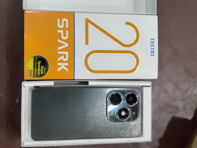 Tecno Spark 20 128gb 0