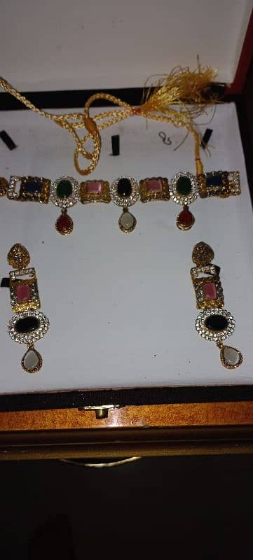 choker with earrings 7