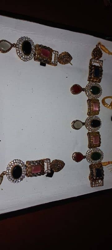 choker with earrings 8