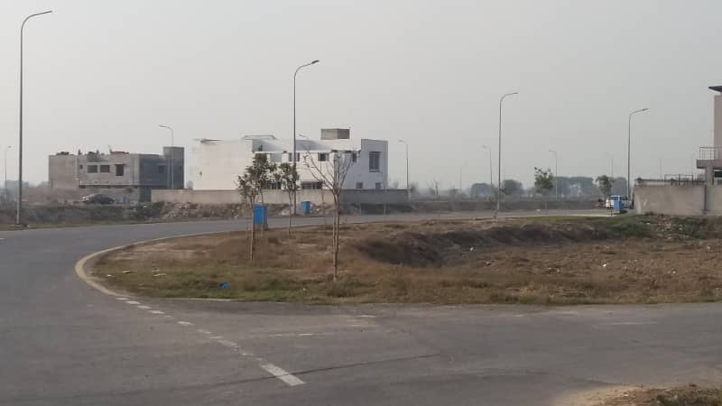 1 Kanal Plot for sale in DHA Phase 8- Z- 1, IVY Green , Lahore 8