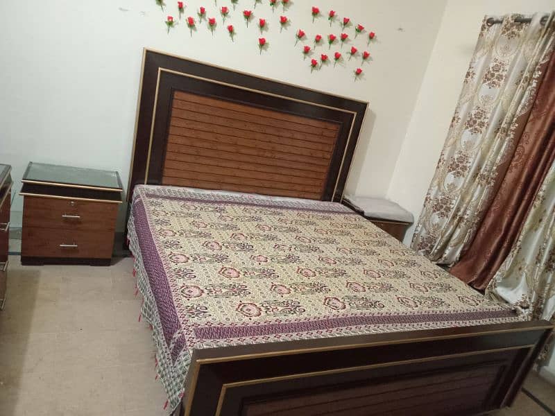 Bed Set , Dressing with side tables 2