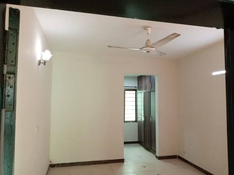 12 Marla 4 Bed Flat For Sale In Askari 11- B, Lahore. 2