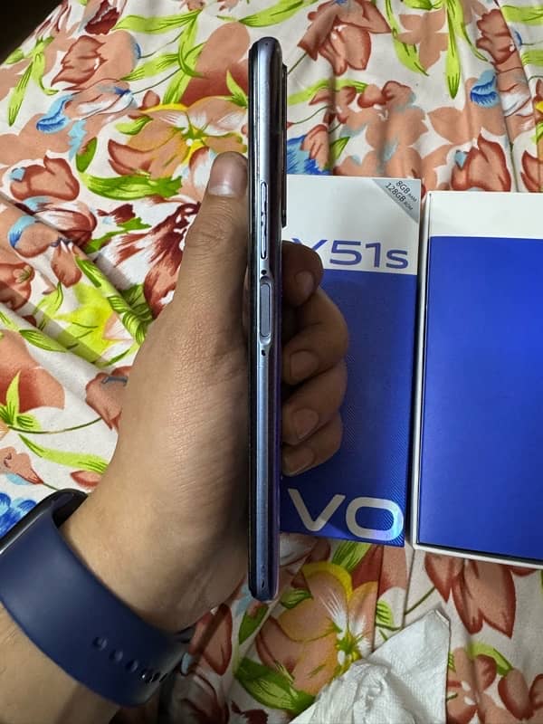 Vivo Y51s 4