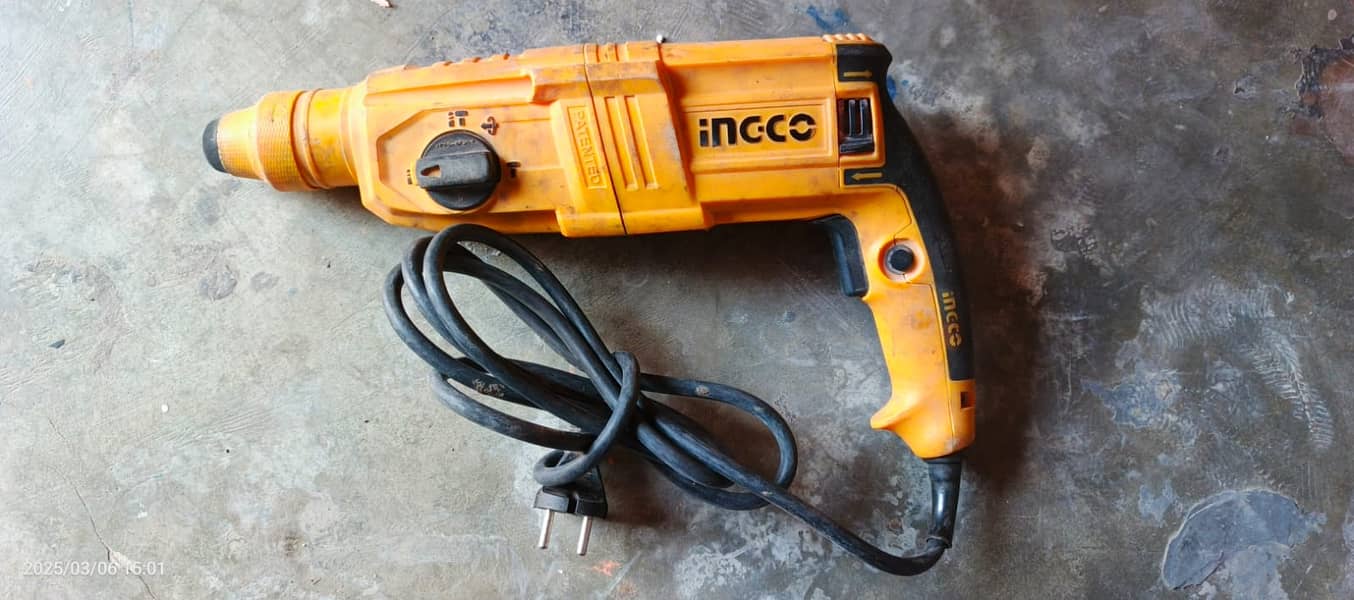 Ingco Heavy Duty Rotary Hammer Drill 800W With 5 Pcs Drilling Accessor 0