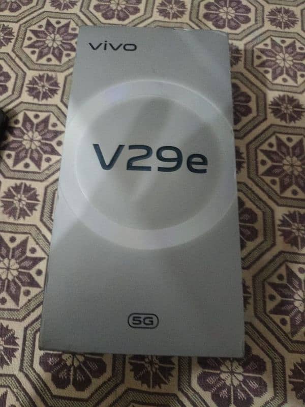 vivo v29e 5g full box set saf ha update k bad front camera nhe chal rh 3