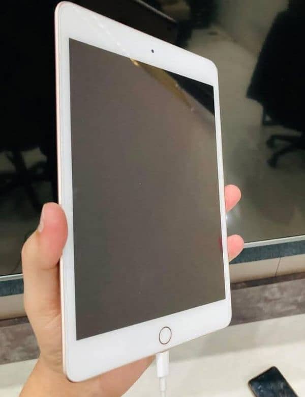 iPad Mini 5 64GB With Full Box # WATSAPP,  03274706406 1