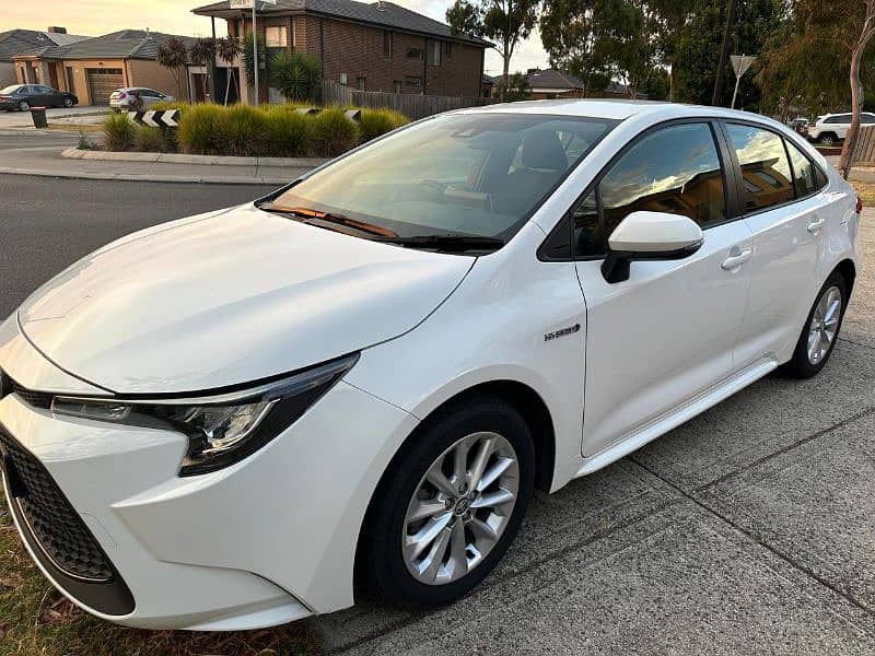 Toyota Corolla hybrid 2021 8