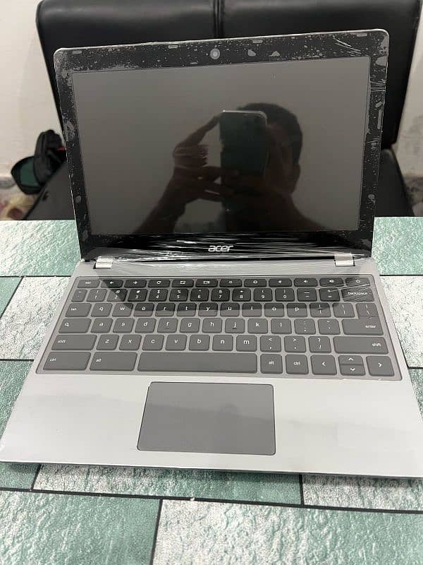 Acer slimmest laptop 5th gen 4gb/128gb sss 2