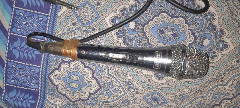 Sony original mic made in japan   Daraz wala local mice nahi h. 1