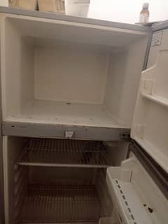 I am saleing my good condition fridge