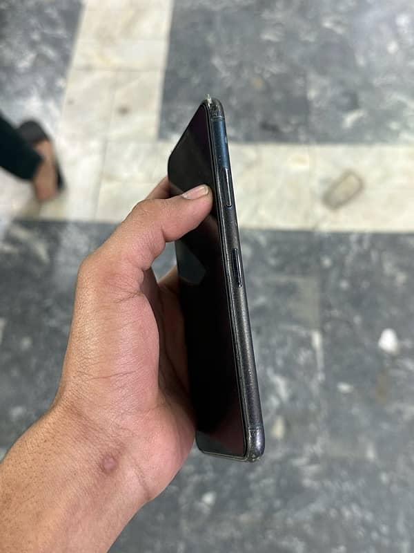 iPhone 11 pro max pta approved 256 gb 5