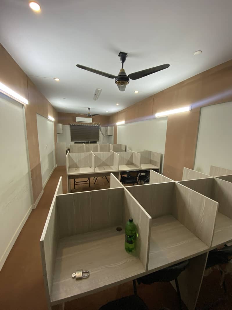 *FURNISHED OFFICE AVAILABLE FOR RENT* ( 24 CUBICAL'S ) JUST OPPOSITE TO Baitulmukkaram MASJID 4