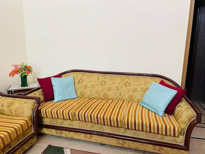 Shisham wood 5 seater sofa set Rs18000 0