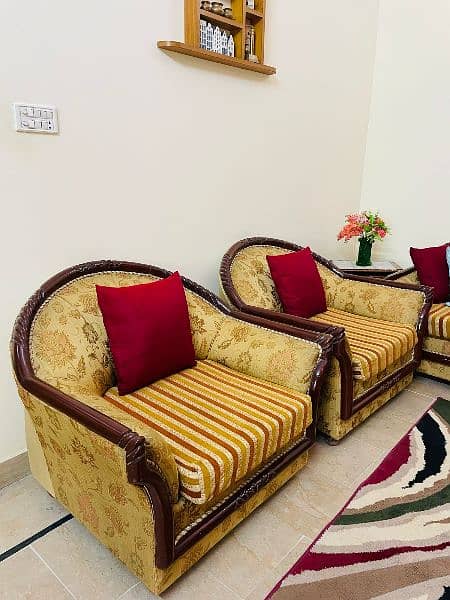 Shisham wood 5 seater sofa set Rs18000 1