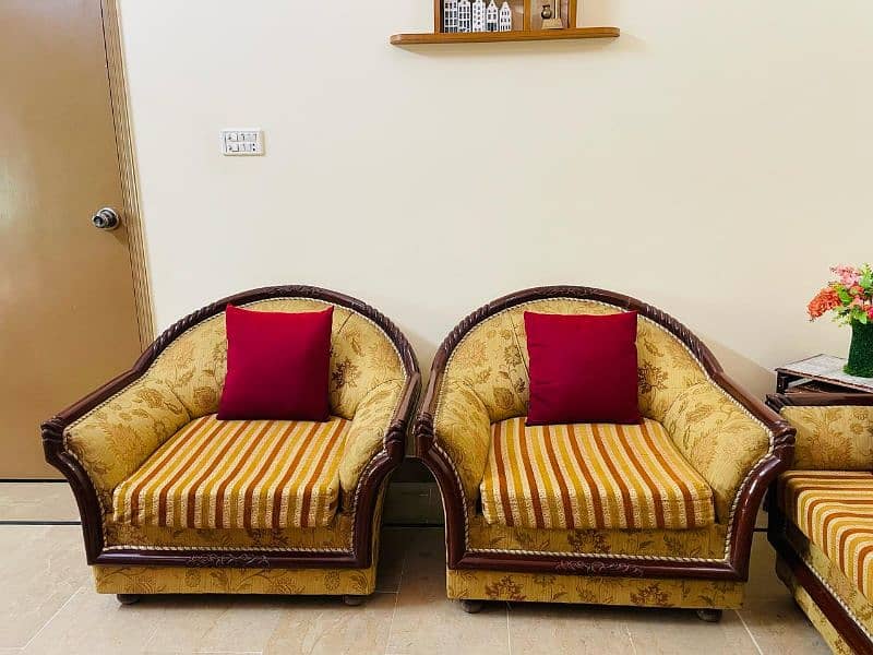 Shisham wood 5 seater sofa set Rs18000 2