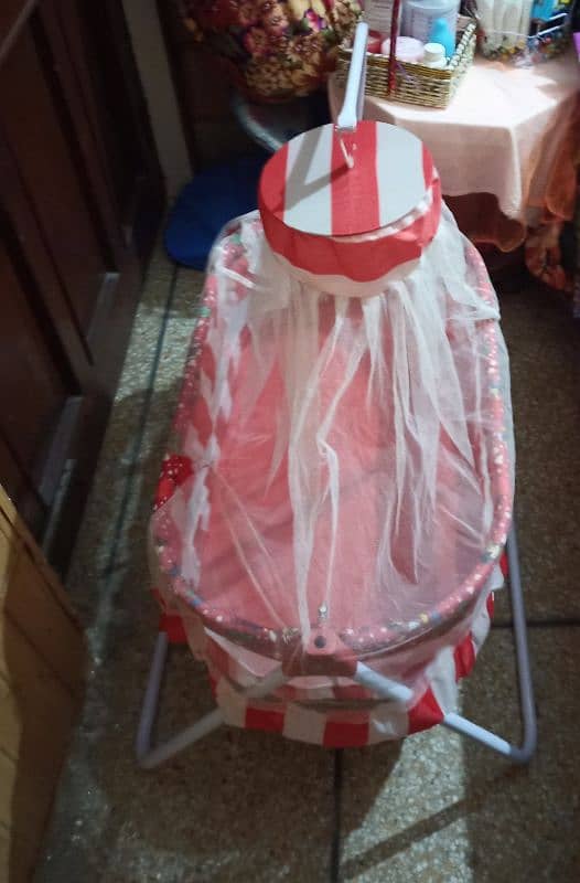 baby swing in good condition few days used only 1