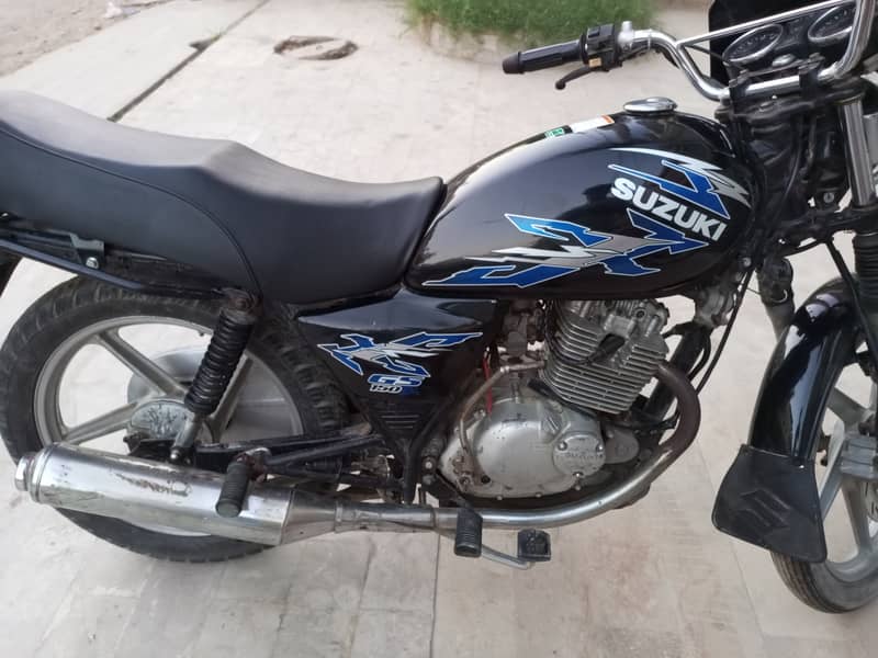 Suzuki GS 150 SE 2018 3