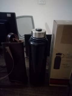 1.5 Liter - Stainless Steel - Hot/Cold Water Bottle With Leather Pouch